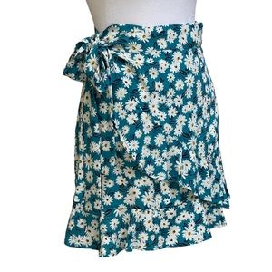 Crescent Wrap Short Bow Skirt Sz M White Daisies Print Blue Floral Ruffle